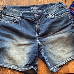 Women’s shorts